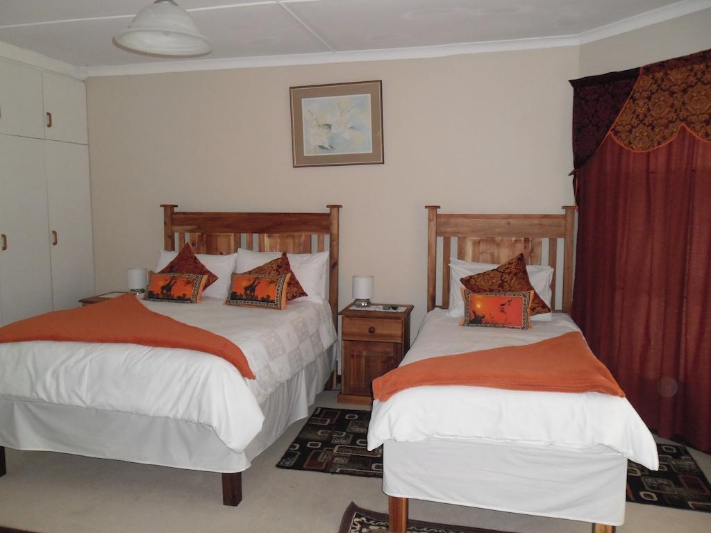 Reheifo Lodge George Room photo